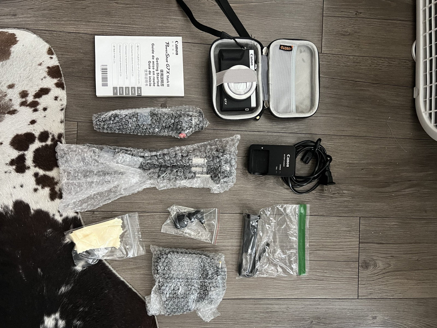 Canon PowerShot G7X Mark III – Silver (Content Creator Bundle)