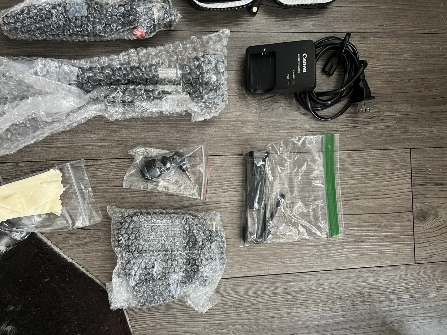 Canon PowerShot G7X Mark III – Silver (Content Creator Bundle)